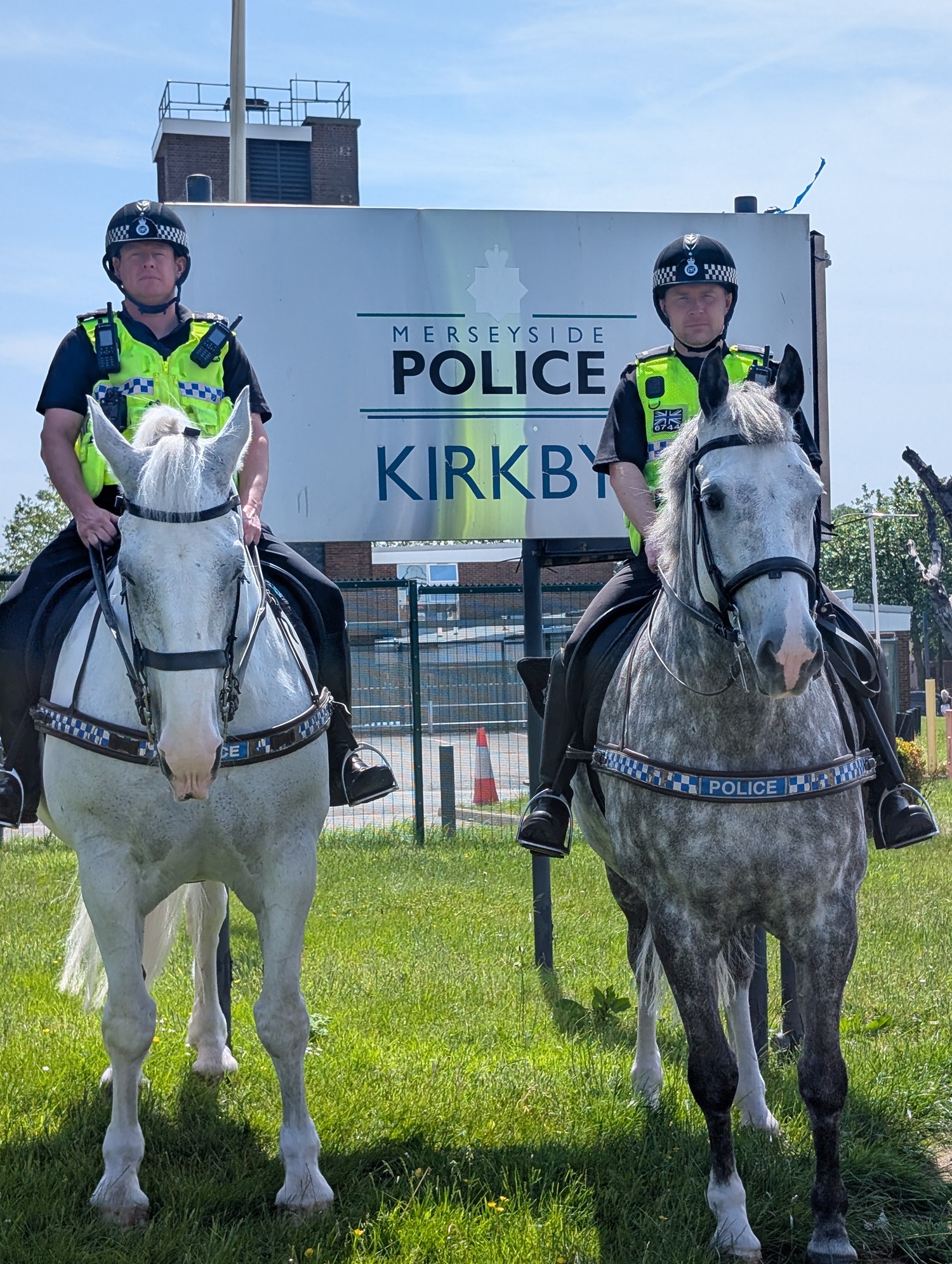 MOUNTED OFFICERS OUTSIDE KIRKBY POLICE STATION